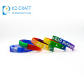 Bracelet en silicone simple en caoutchouc bon marché rempli de couleurs écologiques sur mesure